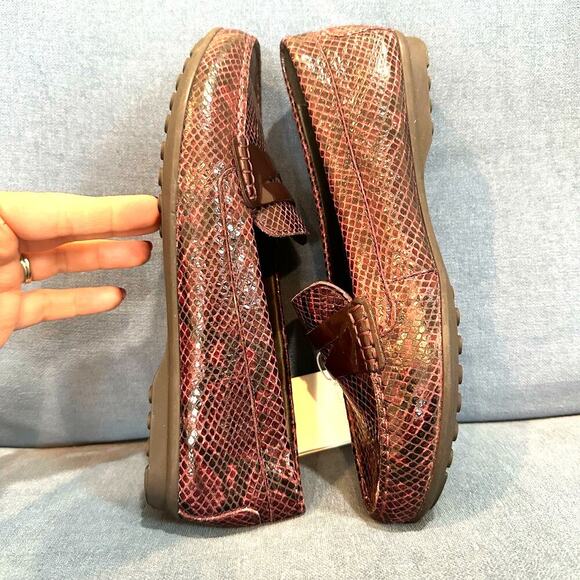 NWT Geox Reddish/Purple Faux-Snakeskin Loafers, Sz 39.5 (9.5) (JJ) - Picture 3 of 10